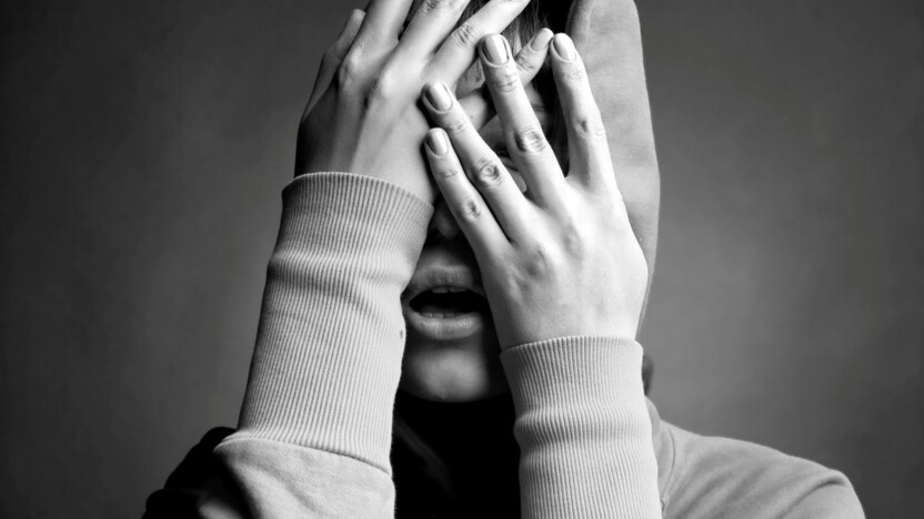 Sangerinden Zara Larsson insisterer på at fejre abort